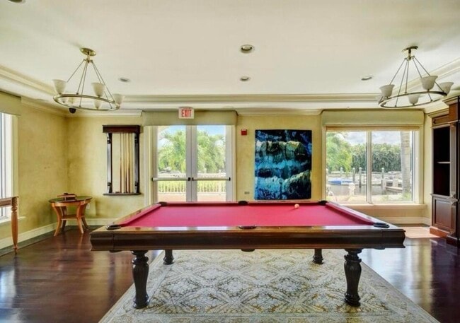 Building Photo - 804 E Windward Way