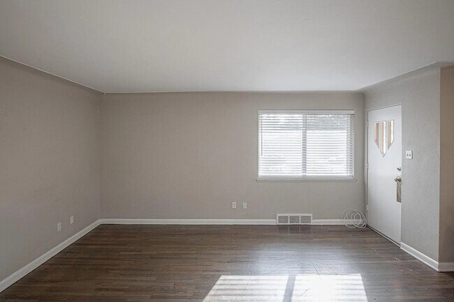 Building Photo - Charming duplex in Platt Park for rent