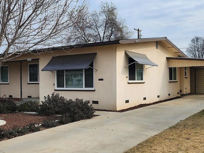 Building Photo - 1260 S Klein Ave