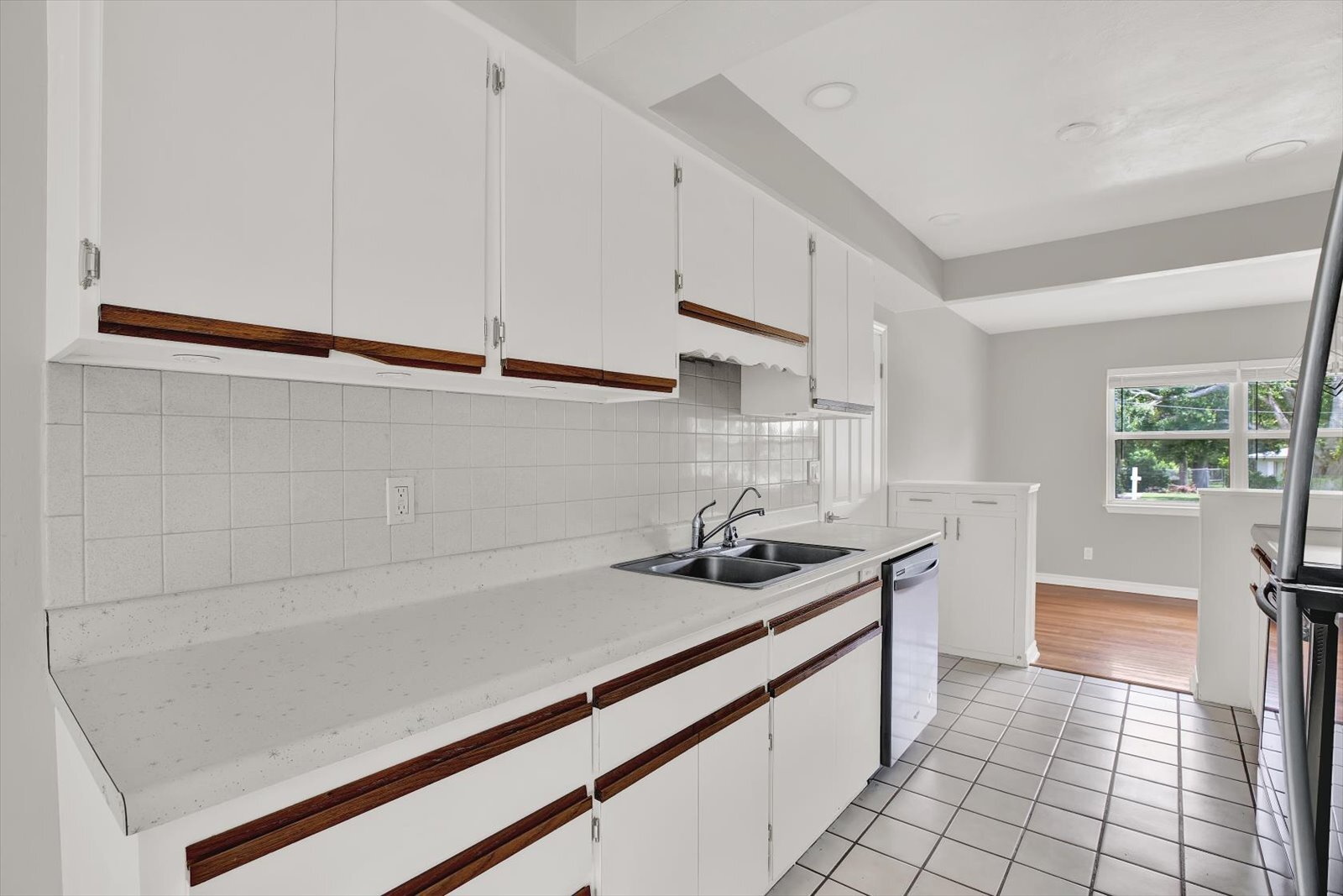 Building Photo - 10711 Seminole Dr N