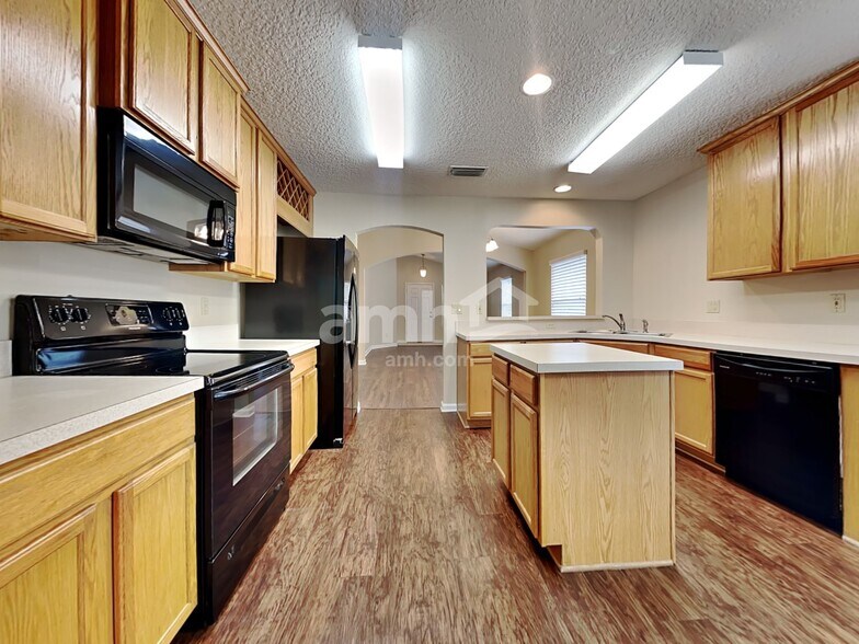 Building Photo - 3842 Pebble Brooke Circle South