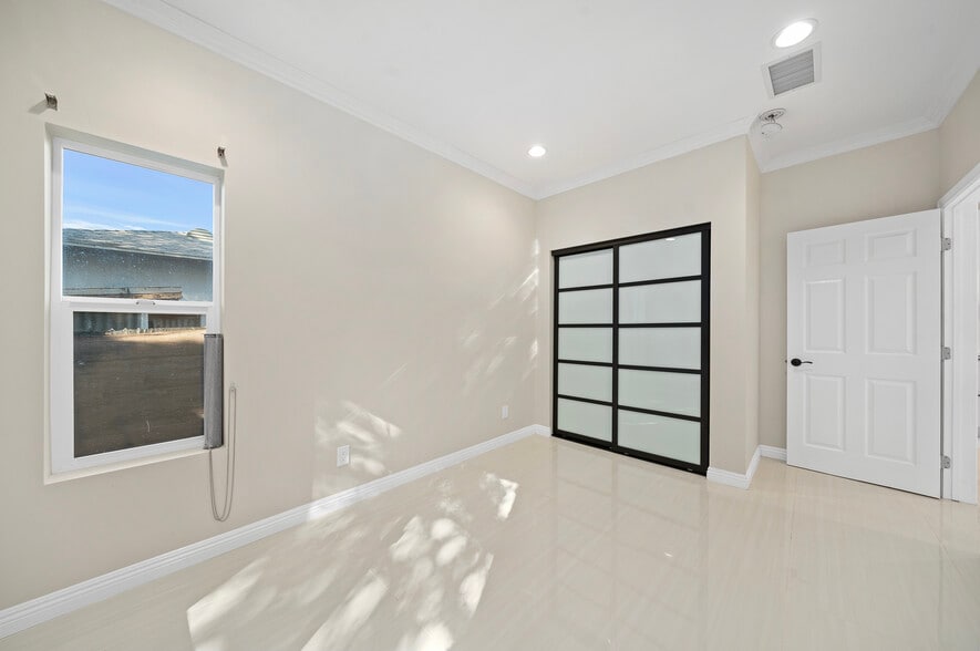 Building Photo - 342 Pasadena Ave