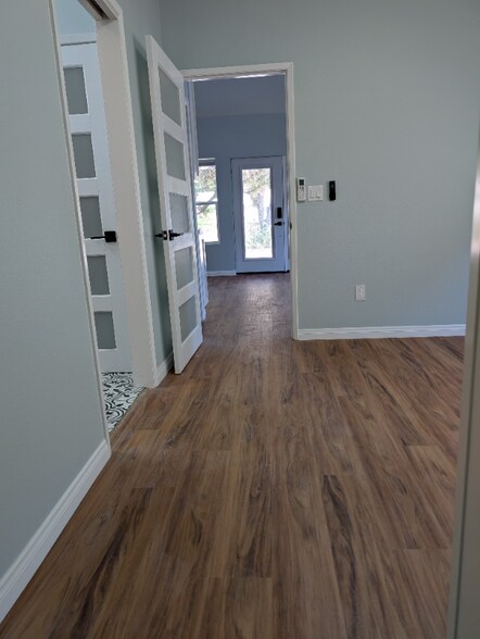 Building Photo - 6719 Rudnick Ave