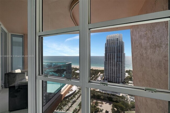 Building Photo - 300 South Pointe Dr