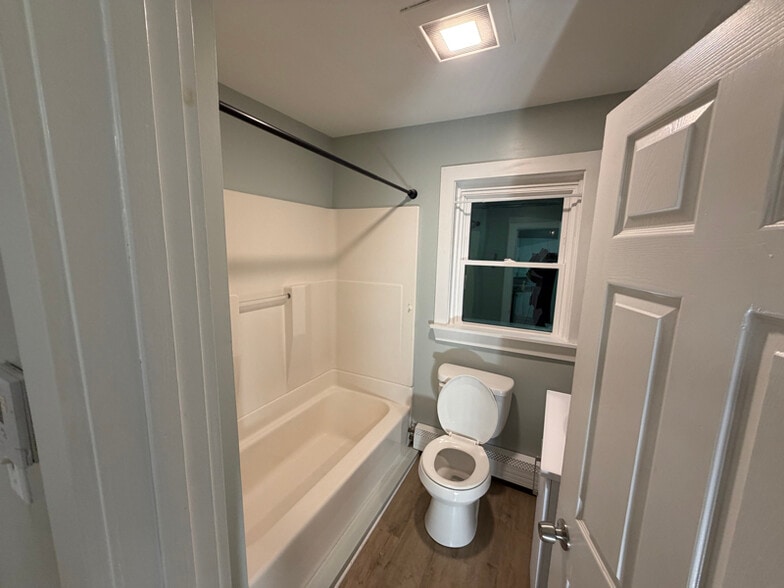 Building Photo - 100 Main St