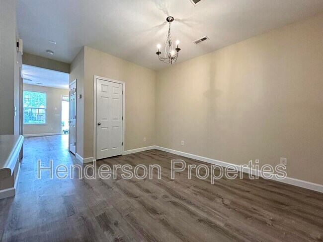 Building Photo - 125 Charterhouse Ln