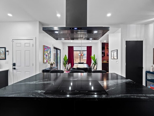 Building Photo - 25 N Rose Blvd