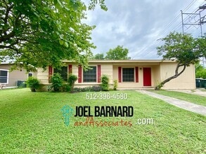 Building Photo - Available June 29: 4 Bedroom Unit in Estab...