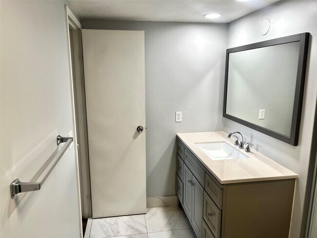 Building Photo - 8351 Sands Point Blvd