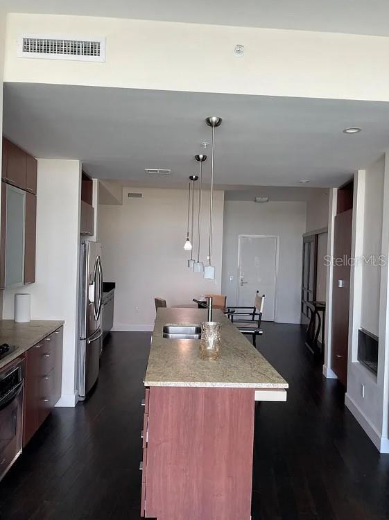 Building Photo - 912 Channelside Dr