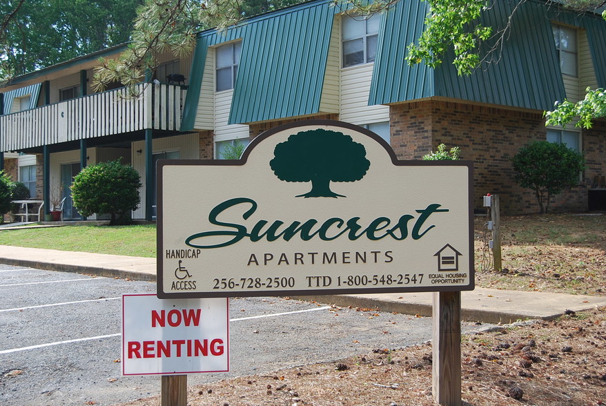 Primary Photo - Suncrest Apartments