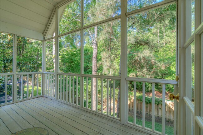 Building Photo - 147 Shelter Rock Ct