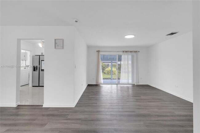 Building Photo - 3 bedroom in Miramar FL 33023