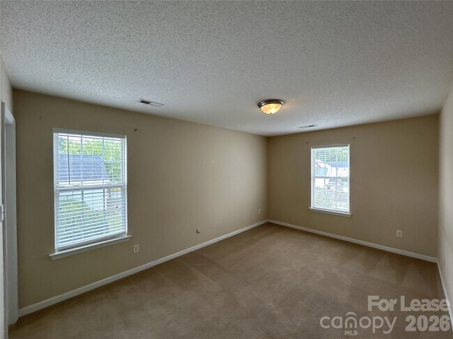 Building Photo - 3402 Southern Ginger Dr