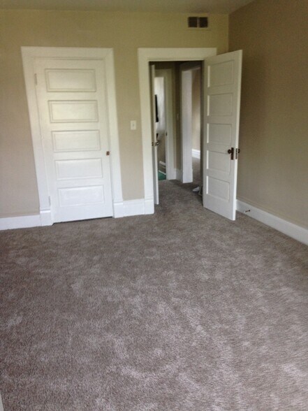 bedroom - 1304 Ridge Ave