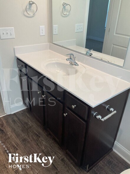 Building Photo - 5415 Cobblestone Glen Dr