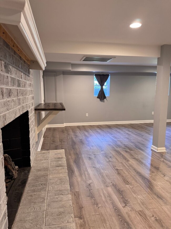 Building Photo - 3 Bedroom || 2.5 Bathroom Single Family Home