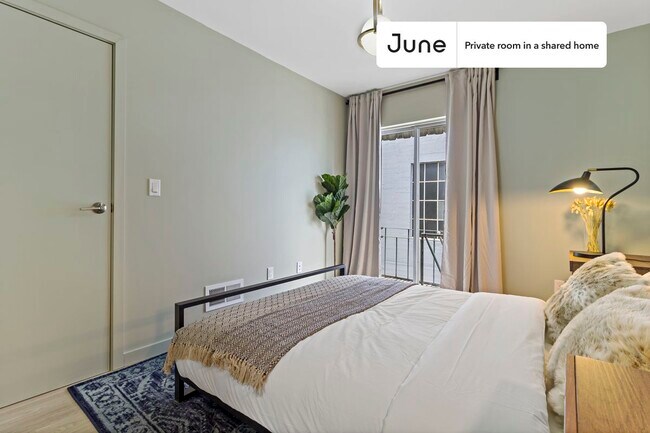 Building Photo - Room in Shared 5 bed/3.5 bath home