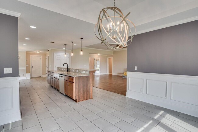 Building Photo - 233 Carlow Dr