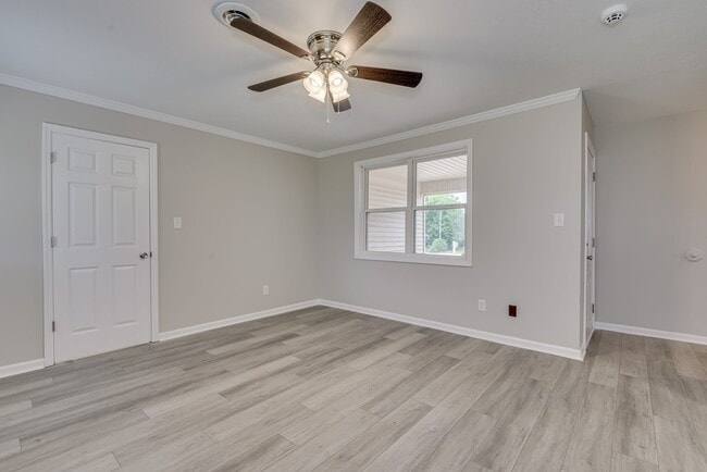 Building Photo - 250 Almon Ct