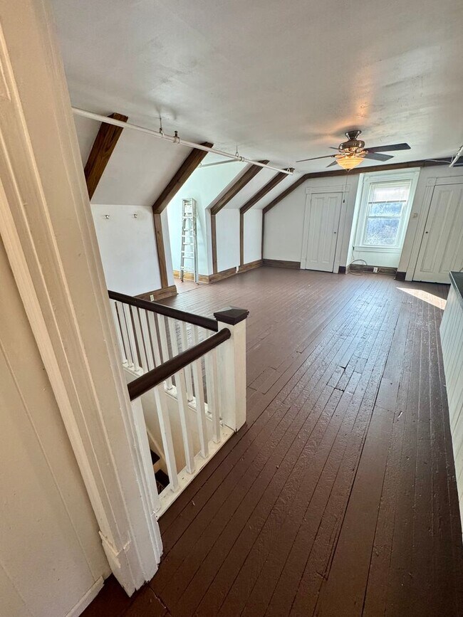 Building Photo - 4451 Highridge St