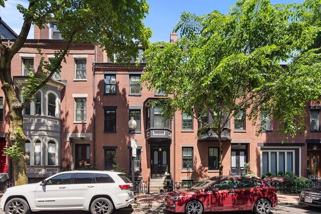 Building Photo - 201 W Springfield St
