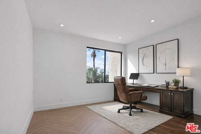 Building Photo - 8455 Fountain Ave