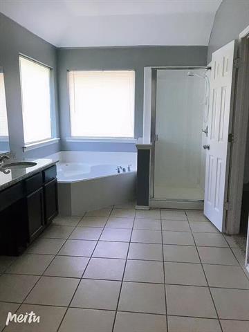 Building Photo - 9921 Tanglebrush Dr