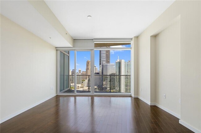 Building Photo - 3325 Piedmont Rd NE