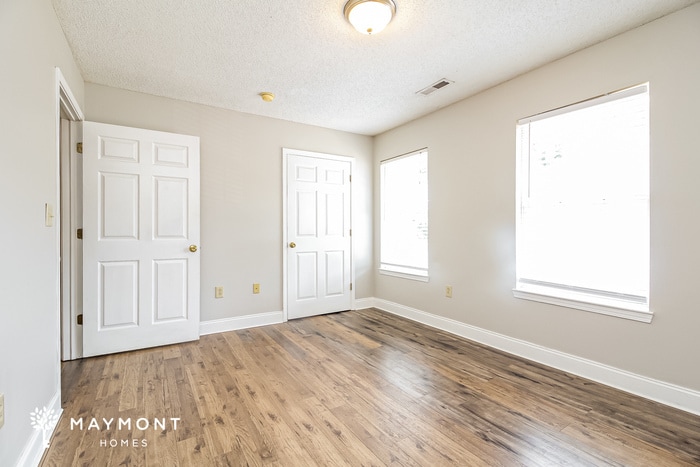 Building Photo - 619 Bear Dr