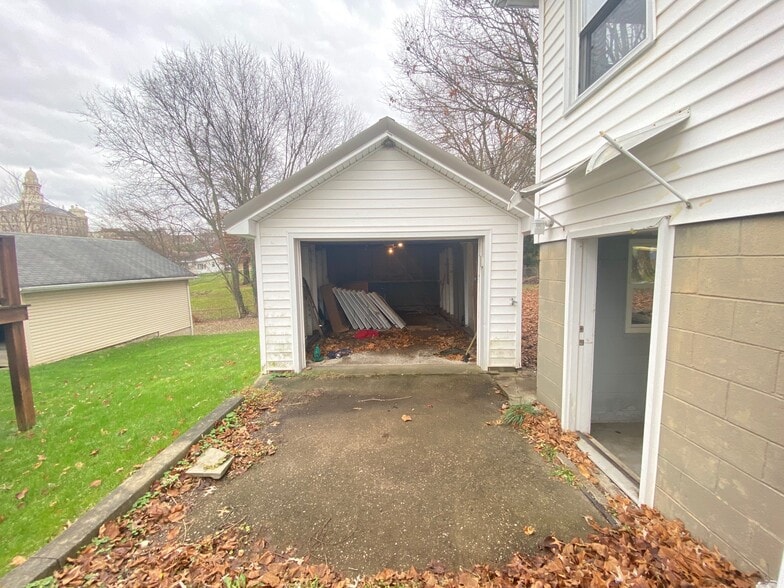 Building Photo - 104 Jepson Ave
