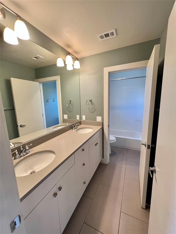 Building Photo - 5402 Avenue F