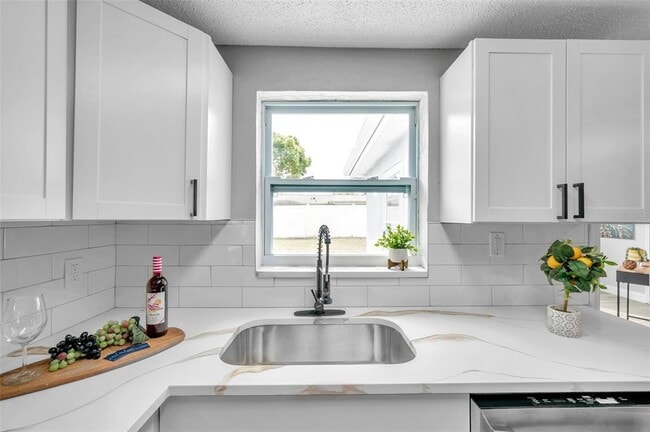 Building Photo - 7104 Castanea Dr