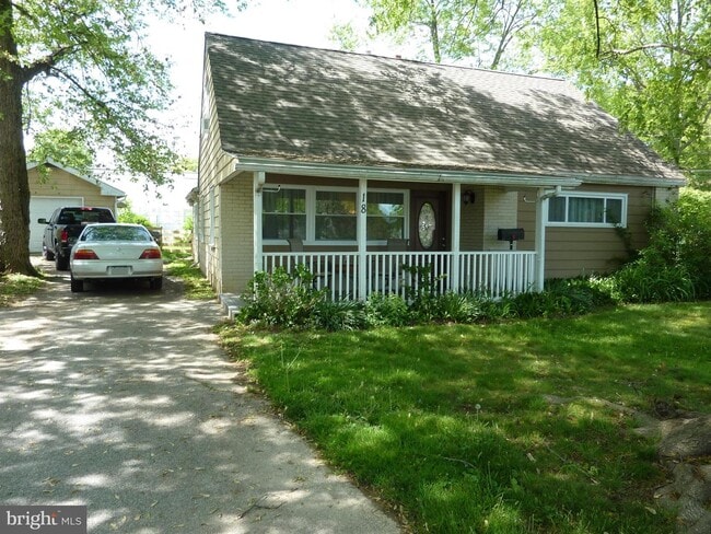 Primary Photo - 18 Park Dr
