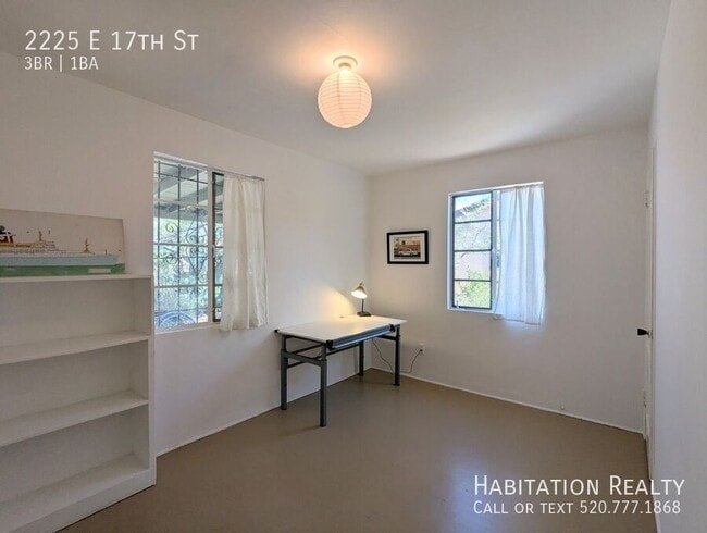 Building Photo - 2225 E 17th St