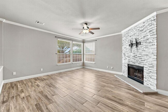 Building Photo - 1600 Viki Lynn Ct