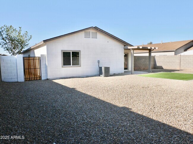 Building Photo - 1187 E Cowboy Cove Trail