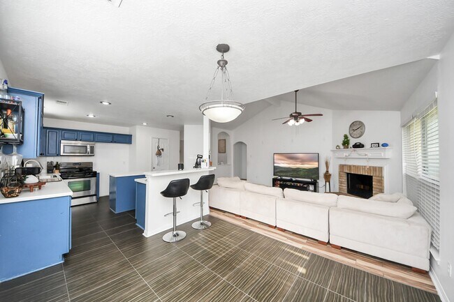 Building Photo - 18318 Farriswood Ct