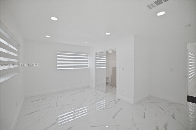 Building Photo - 7051 SW 29th St