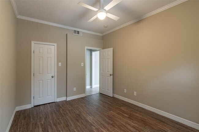 Building Photo - 4515 Briar Hollow Pl