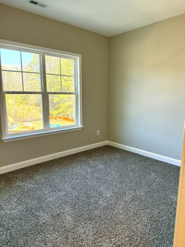 Building Photo - 7990 Humie Olive Rd