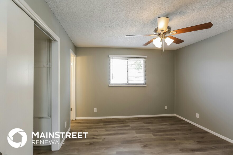 Building Photo - 1347 W 7th Dr