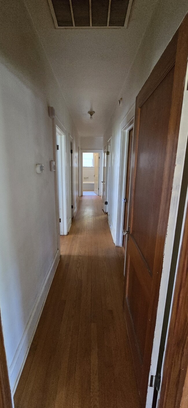 Building Photo - 3630 Roundhill Ave NW