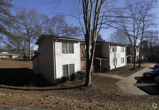 Building Photo - Chestnut Hills