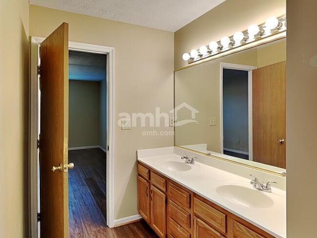 Building Photo - 4363 Squaw Valley Dr