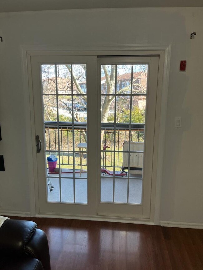Building Photo - 1207 Green Hollow Dr