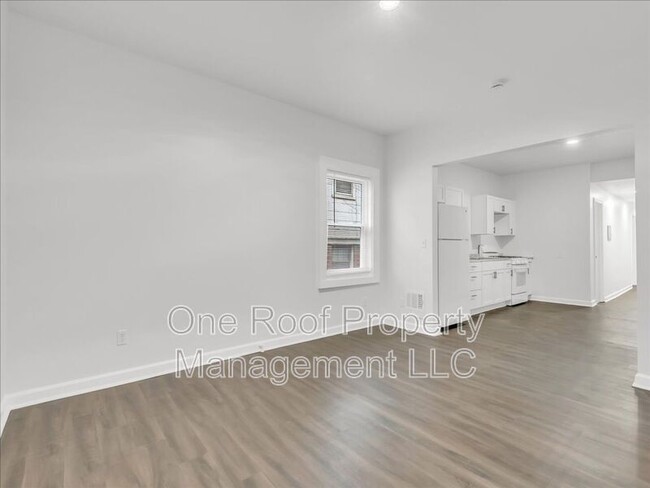 Building Photo - 324 N Hardesty