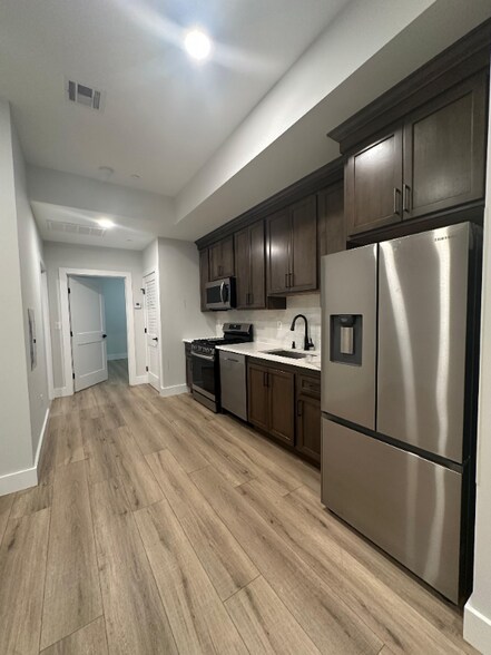 Building Photo - 56 Brill St