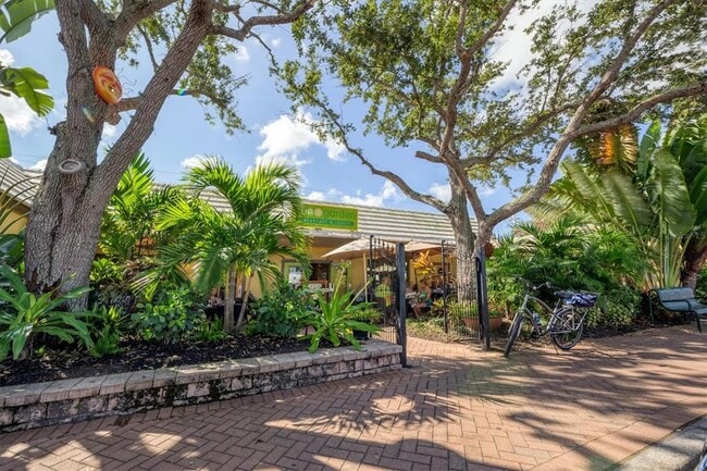 Building Photo - 5159 Oakmont Pl