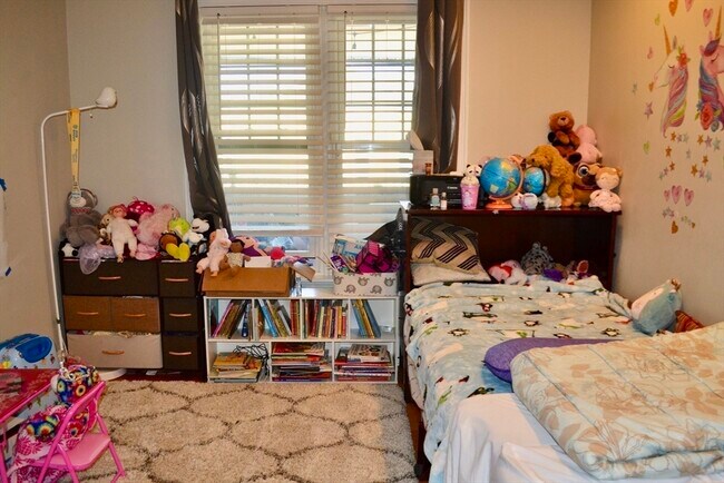 Building Photo - 1306 Columbia Rd